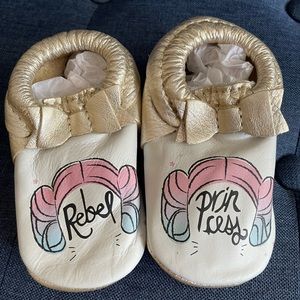 Freshly Picked “Rebel Princess” Star Wars Princess Leia Bow Moccasin NIB Size 6